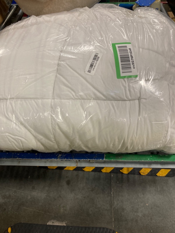 Photo 1 of COONP Queen Mattress Topper, Extra Thick Pillowtop, Cooling Mattress Topper, Plush Mattress Pad Cover 400TC Cotton Top Protector with 8-21 Inch Deep Pocket 3D Snow Down Alternative Fill Queen White