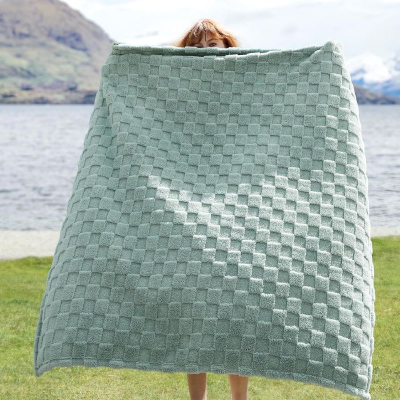 Photo 1 of 
Bedsure Sage Green Fleece Blanket for Couch - Checkered Throw Blanket for Women, Cute Soft Cozy Blanket for Girls, 50x60 Inches
Color:Sage Green