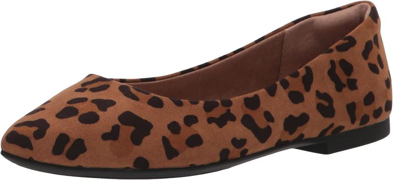 Photo 1 of Amazon Essentials Women's Pointed-Toe Ballet Flat 9.5 Brown Leopard