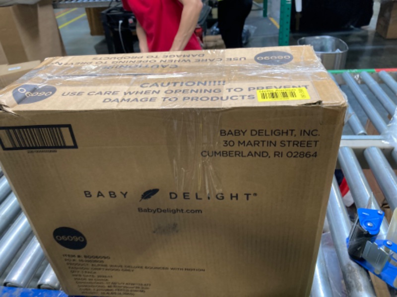 Photo 1 of Baby Delight Alpine Wave Deluxe Portable Bouncer | Automated Motion Baby Bouncer | Infants 0 – 6 Months | Driftwood Grey Deluxe, Driftwood Grey
