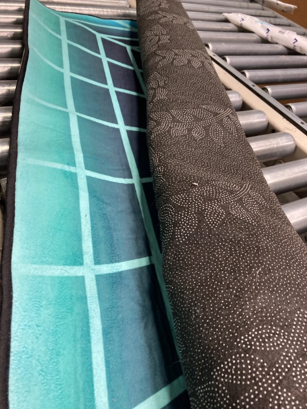 Photo 3 of ***dirty*** Vaporwave Retro Futuristic Background Abstract Laser Grid Tunnel in Area Rugs Floor Mat Non Slip Throw Rugs Soft Door Mat Nursery Carpet for Living Room Home Indoor Outdoor Runner Rugs Yoga Mat