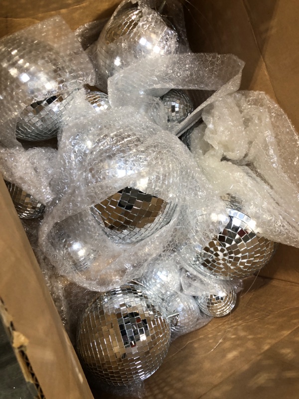 Photo 3 of 14 PCS 0.78inch 1.57inch 1.97inch 3.15inch Disco Ball Cake Decoration Ornaments Reflective Mirror Ball Cake Decoration 70s Disco Themed Party Christmas Tree Decoration
