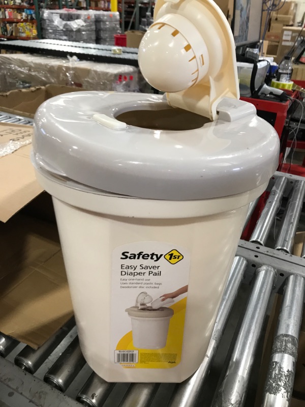Photo 1 of Safety 1st Easy Saver Diaper Pail
