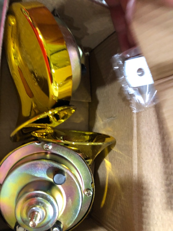 Photo 1 of 2 pcs 300DB Super Loud Train Horn for Truck Train Boat Car Air Electric Snail Single Horn, 12v Waterproof Double Horn Raging Sound Raging Sound for Car Motorcycle (Plated crystal yellow)