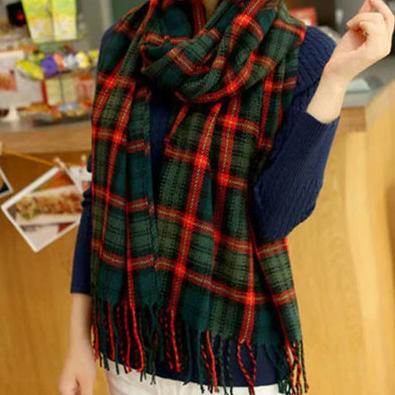 Photo 1 of  6 Pcs Winter Tartan Plaid Scarf for Women Men Warm Green and Red Winter Scarf Lightweight Voile Scarf Soft Tartan Scarf Thin Buffalo Plaid Scarf for Winter Gift