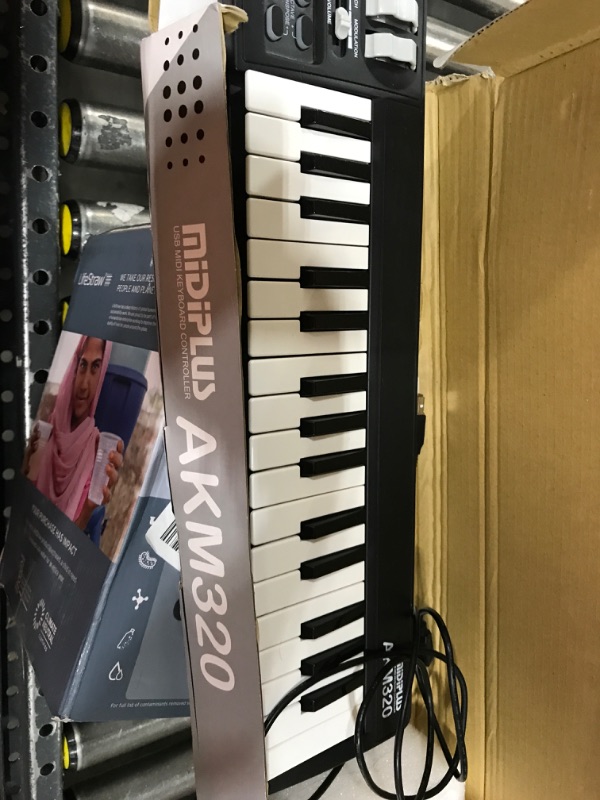 Photo 2 of midiplus AKM320 Midi Keyboard Controller