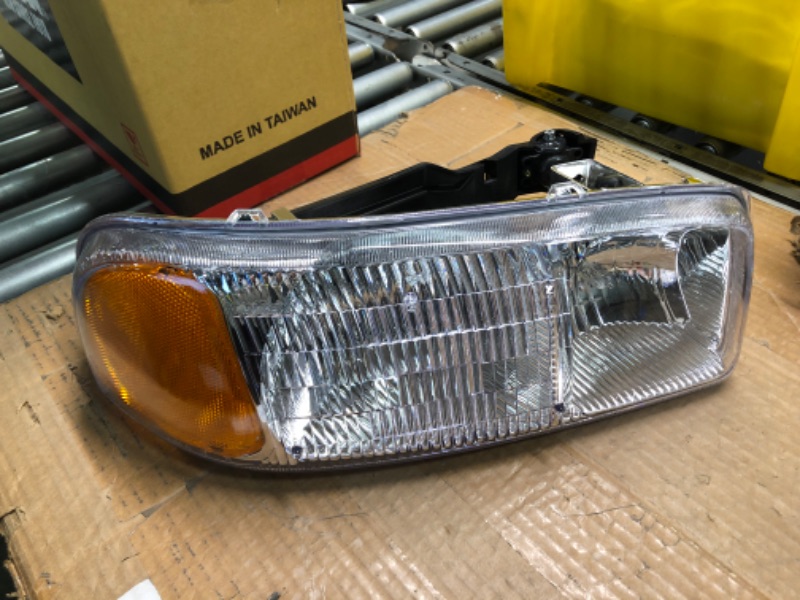 Photo 3 of Dorman 1590131 Passenger Side Headlight Assembly Compatible with Select GMC Models