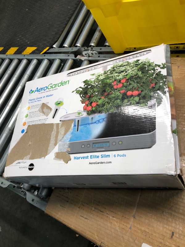 Photo 2 of AeroGarden Harvest Elite Slim - Platinum