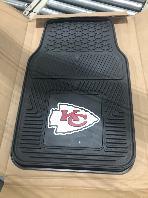 Photo 3 of FANMATS 8899 Kansas City Chiefs 2-Piece Heavy Duty Vinyl Car Mat Set, Front Row Floor Mats, All Weather Protection, Universal Fit, Deep Resevoir Design