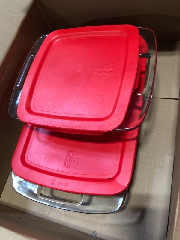 Photo 2 of **large red lid cracked** Pyrex Easy Grab 4-Piece Glass Baking Dish Set with Lids, 3-Qt & 2-Qt Glass Bakeware Set, Non-Toxic, BPA-Free Lids, Tempered Glass Bakeware Set