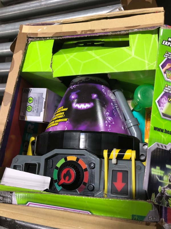 Photo 1 of Beast Lab - Stealth Strike Big Cat Beast Creator. Add Ingredients & Follow Experiment's Steps to Create Your Beast! with Bio Mist & 80+ Lights, Sounds & Reactions - Style May Vary | Amazon Exclusive Big Cats