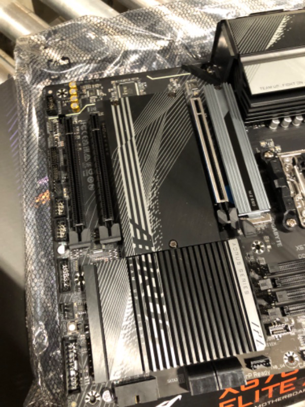 Photo 3 of GIGABYTE X670 AORUS Elite AX (AM5/ LGA 1718/ AMD/ X670/ ATX/ 5 Year Warranty/ DDR5/ Quad M.2/ PCIe 5.0/ USB 3.2 Gen2X2 Type-C/AMD WiFi 6E/ 2.5GbE LAN/Q-Flash Plus/M.2 EZ-Latch/Gaming Motherboard) X670 AORUS ELITE AX Bundle X670