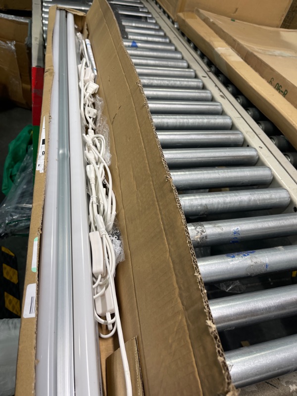 Photo 1 of 6 Pack Barrina LED T5 Integrated Single Fixture, 4FT, 2200lm, 3000K (Warm White), 20W, Utility Shop Light, Ceiling and Under Cabinet Light, ETL Listed, Grow Light with Built-in ON/Off Switch