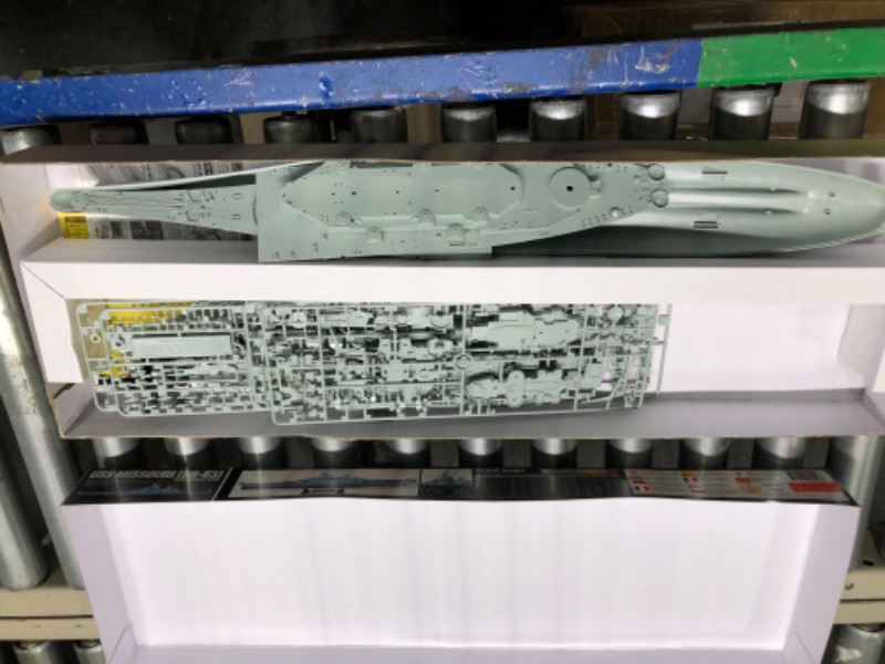 Photo 3 of Academy Hobby Model Kits Scale Model : Battle Ships & Aircraft Carrier Kits (1/400 BB-63 Missouri)