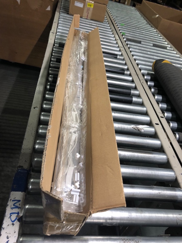 Photo 1 of (6 Pack) Barrina LED T5 Integrated Single Fixture, 4FT, 2200lm, 6500K (Super Bright White), 20W, Utility LED Shop Light, Ceiling and Under Cabinet Light, Corded Electric with ON/OFF Switch, ETL Listed 6-pack (6-power Cords)