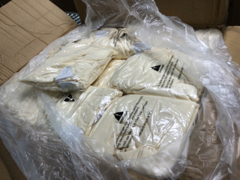 Photo 1 of 100 pcs beige table covers 