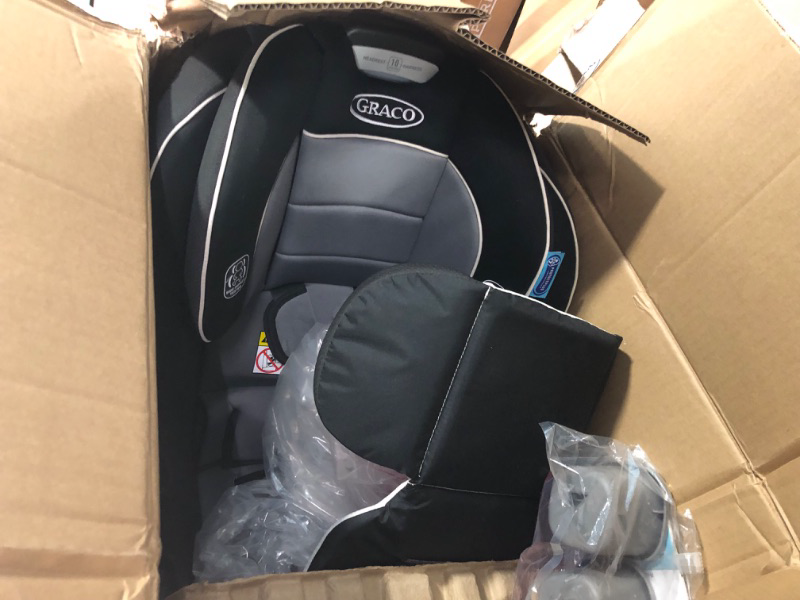 Photo 3 of **MISSING CUP HOLDERS/CUSHIONS** Graco Extend2Fit Convertible Car Seat, Gothamn  ***USED MISSING PARTS** BOX IS DAMAGED 