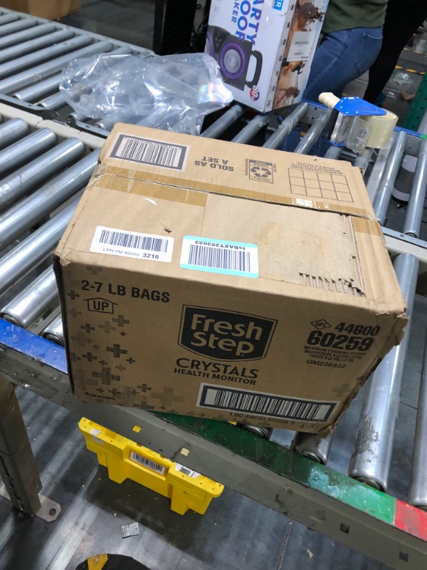 Photo 1 of Fresh Step Crystals Health Monitoring Cat Litter, Unscented, Lightweight Crystals Litter Checks Urine pH Levels to Monitor Cat Health, Helps Control Odors, 14 Lbs Total (2 Pack of 7 Lb Bags)