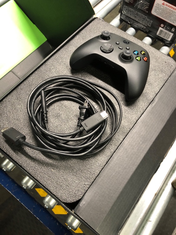 Photo 8 of **NEEDS FACTORY RESET** ***FOR PARTS ONLY***
Xbox Series X Console (Renewed)