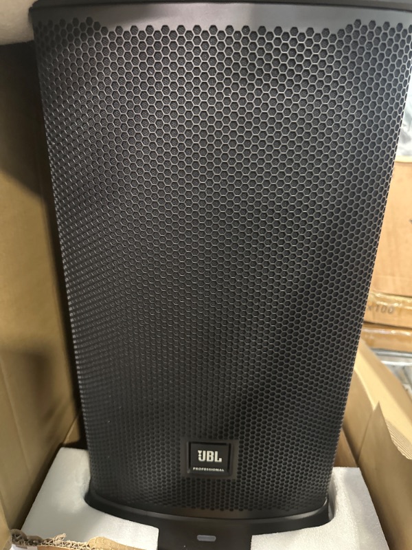 Photo 4 of JBL Professional EON ONE Mk2 All-In-One, Rechargeable Column-Speaker Personal PA Rechargeable PA