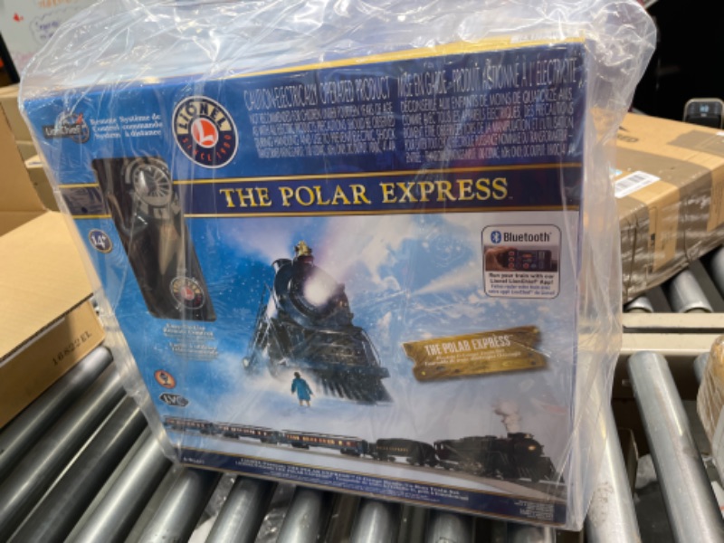 Photo 4 of **factory sealed***Lionel The Polar Express LionChief 5.0 O Gauge Train Set with Bluetooth Capability 5.0 Complete Bluetooth Set