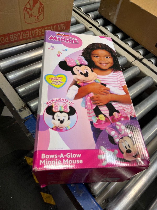 Photo 2 of Disney Junior Minnie Mouse Bows-A-Glow Music and Lights Feature Plush Stuffed Animal, Officially Licensed Kids Toys for Ages 3 Up, Gifts and Presents, Amazon Exclusive