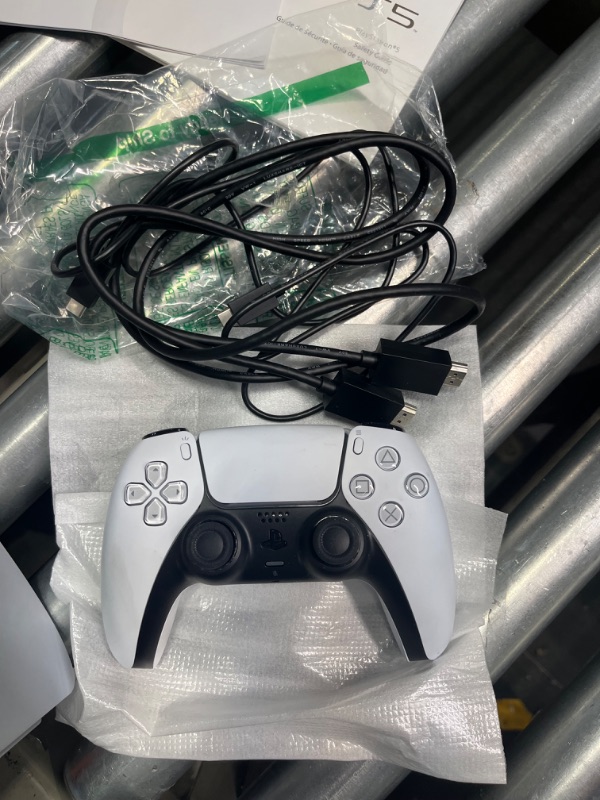 Photo 8 of **USED NEEDS NEW CONTROLLER AND STAND** PlayStation®5 Digital Edition (slim)