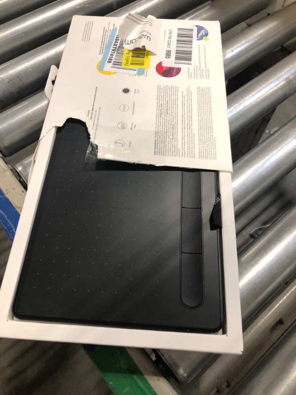 Photo 3 of **USED** Wacom Intuos Small Graphics Drawing Tablet, includes Training & Software; 4 Customizable ExpressKeys Compatible With Chromebook Mac Android & Windows, drawing, photo/video editing, design & education Black Small Tablet