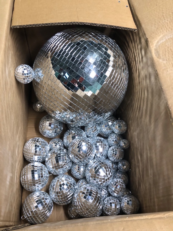Photo 3 of 100 Pcs Mirror Disco Balls Decorations Different Sizes Bulk Silver Disco Balls Ornaments Hanging Disco Balls for Christmas Tree Dance Music 50s 60s 70s Disco Themed Party Decor (1, 2, 3, 4, 12)
