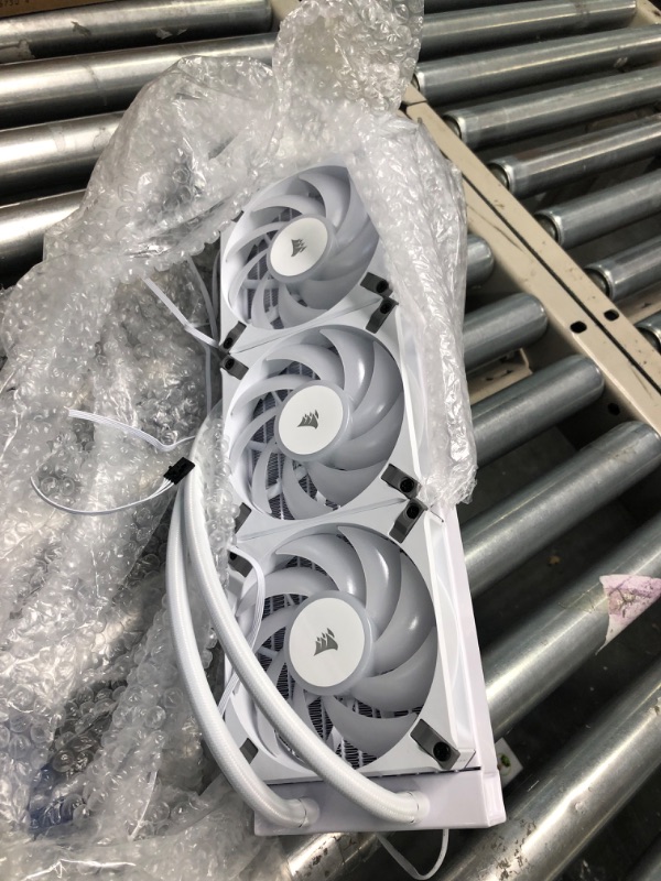 Photo 3 of Corsair iCUE H150i Elite CAPELLIX XT Desktop Liquid CPU Cooler - Three AF120 RGB Elite Fans - 360mm Radiator - Intel® LGA 1700, 1200, 115X, 2066, AMD® AM5, AM4 - Included iCUE Commander CORE - White ELITE CAPELLIX XT 360mm Radiator White