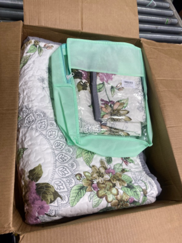 Photo 1 of 3 Pieces Quilt Set King Size, Beige Floral Reversible Bedspread Coverlet Set, Soft Microfiber Lightweight Bed Cover for All Season (102" x 90", 1 Quilt+ 2 Pillow Shams) Beige Floral King-102"x90" (1 Quilt + 2 Pillow Shams)