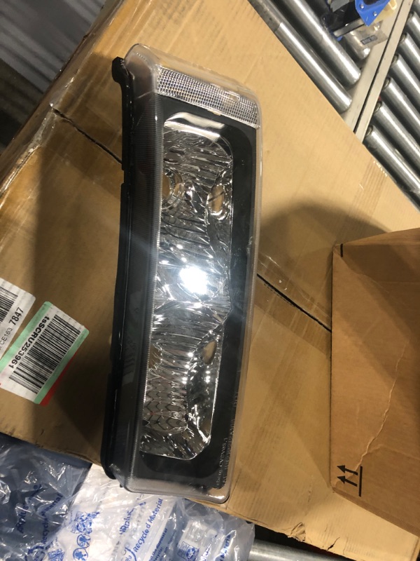 Photo 3 of *USED FOR PARTS NOT COMPLETE** Nilight  Chevy Silverado Avalanche 1500 2500 3500 Headlight Assembly Smoke