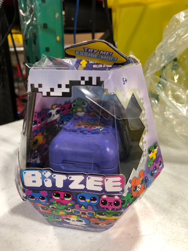 Photo 3 of Bitzee, Interactive Toy Digital Pet and Case with 15 Animals Inside, Virtual Electronic Pets React to Touch, Kids Toys for Girls and Boys Bitzee -Try Me Packaging
BOX DAMAGED