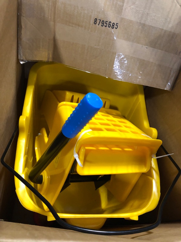 Photo 2 of ***WRINGER IS BROKEN***


Amazon Basics Side Press Wringer Combo Commercial Mop Bucket on Wheels, 35 Quart, Yellow