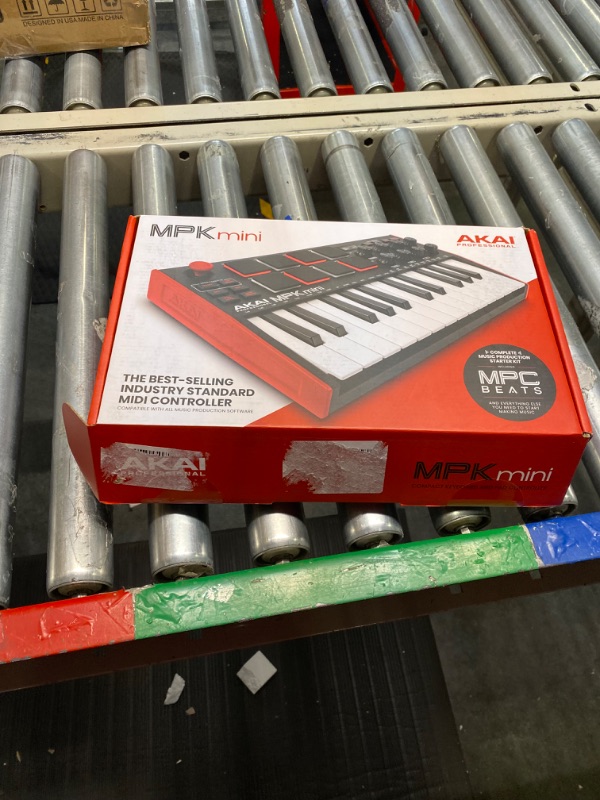 Photo 2 of **USED FOR PARTS** AKAI Professional MPK Mini MK3 - 25 Key USB MIDI Keyboard Controller With 8 Backlit Drum Pads, 8 Knobs and Music Production Software Included MPK Mini MPK Mini Only