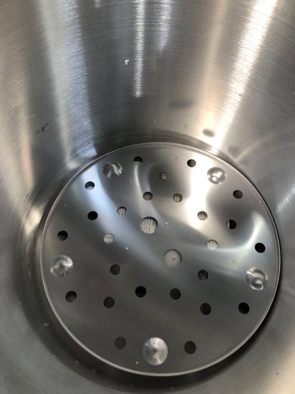 Photo 1 of *FOR PARTS ONLY* READ NOTES
Presto 01781 23-Quart Pressure Canner and Cooker