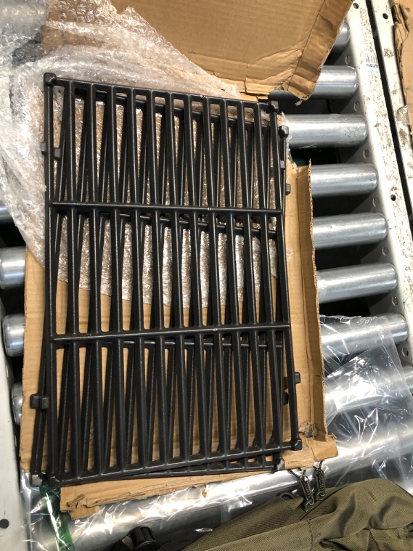 Photo 1 of (DAMAGE) REPLACEMENT GRILL RACKS X 2, APPROX. 1 1/2 FT X 1 FT UNKNOWN FITMENT