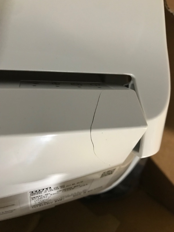 Photo 5 of ***MINOR DAMAGE*CRACK IN HINGE CASING*PICTURED***
Toto SW3036R-01 K300 Washlet Elongated Standard Connect Electronic Bidet Toilet Seat44 Cotton White