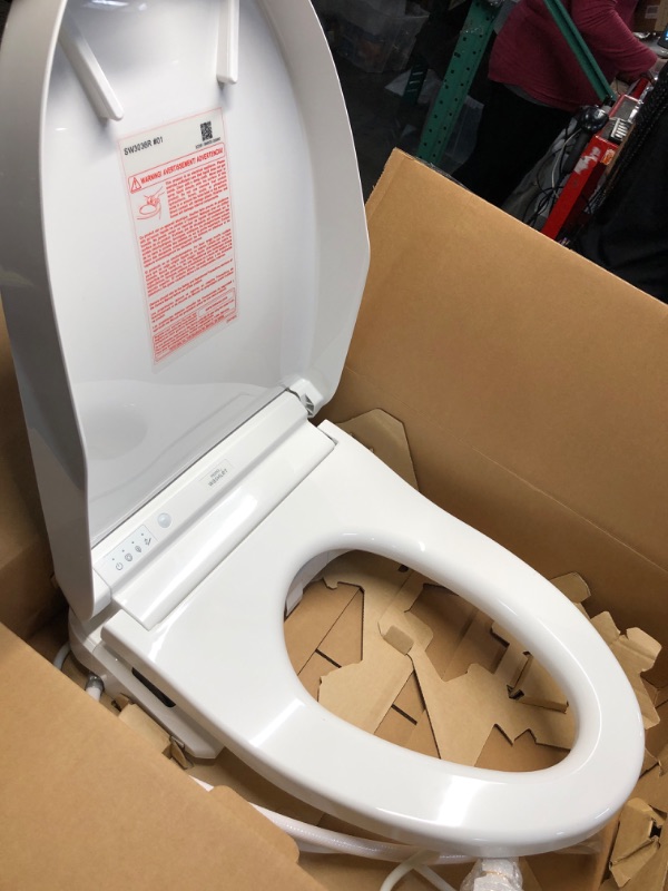 Photo 3 of ***MINOR DAMAGE*CRACK IN HINGE CASING*PICTURED***
Toto SW3036R-01 K300 Washlet Elongated Standard Connect Electronic Bidet Toilet Seat44 Cotton White