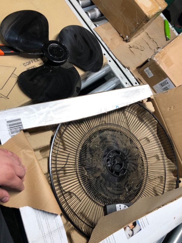 Photo 1 of ***SEE NOTES***
BLACK+DECKER BFSR18B 18 Inches Stand Fan with Remote, Black Black 18"