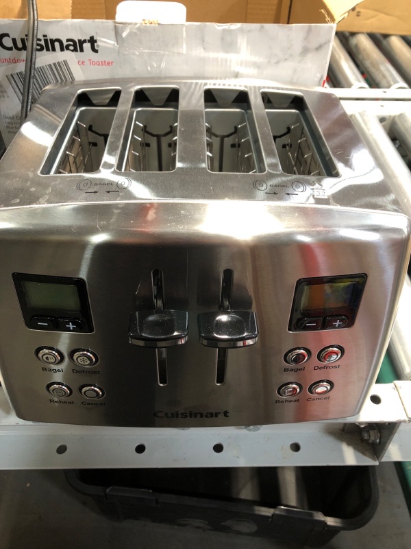 Photo 2 of Cuisinart CPT-435 4-Slice Countdown Metal Toaster