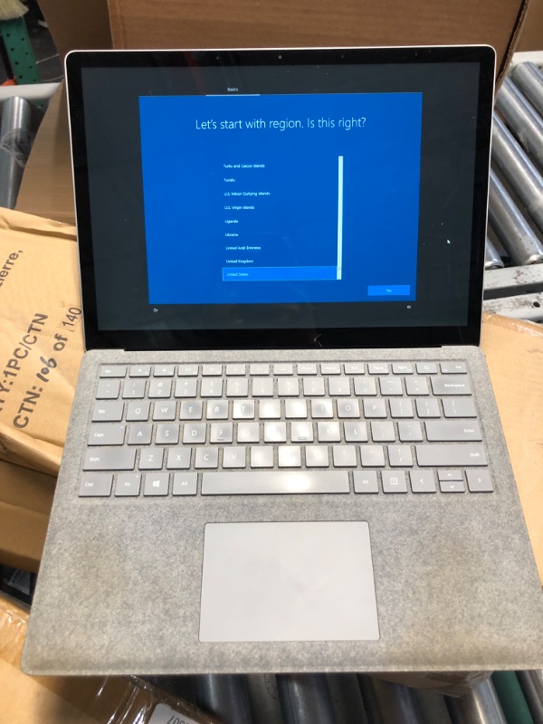 Photo 1 of Microsoft Surface Laptop 2 (Intel Core i5, 8GB RAM, 256GB) - Platinum Platinum Intel Core i5