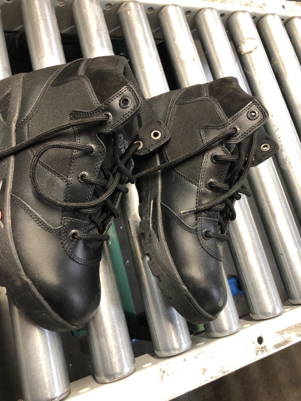 Photo 1 of mens 9.5 outdoor boots 