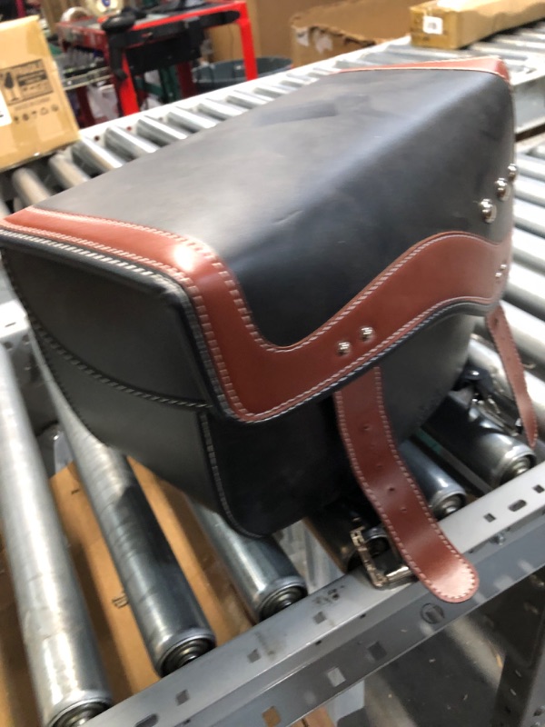 Photo 3 of [ITEM ONLY COMES WITH 1 BAG]
KEMIMOTO Motorcycle Saddlebags, 30L Large Capacity Saddle Bags Motorcycles, PU Leather Motorcycle Luggage Bag for Sportster Softail Dyna V-star Shadow, Universal Motorcycle Accessories, Brown Brown with Inner Pocket 30 L