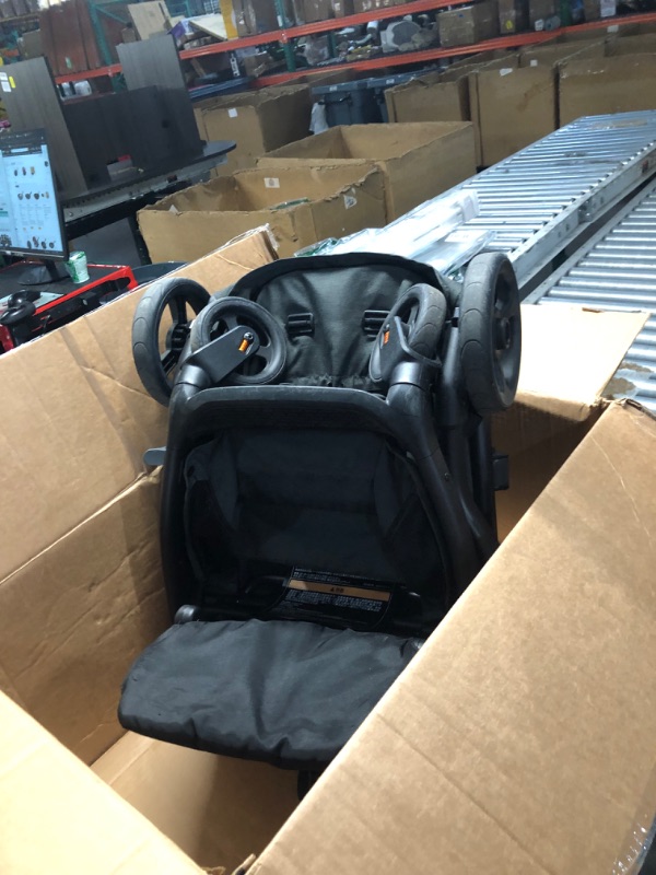 Photo 4 of (USED) Ergobaby Metro+ Compact Baby Stroller, Lightweight Umbrella Stroller Folds Down for Overhead Airplane Storage (Carries up to 50 lbs), Car Seat Compatible, Black .Stroller: Black