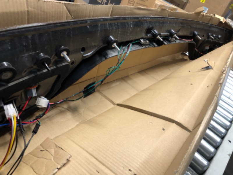 Photo 1 of Duolctrams Liftgate Center Tail Light Rear Lamp Assembly 