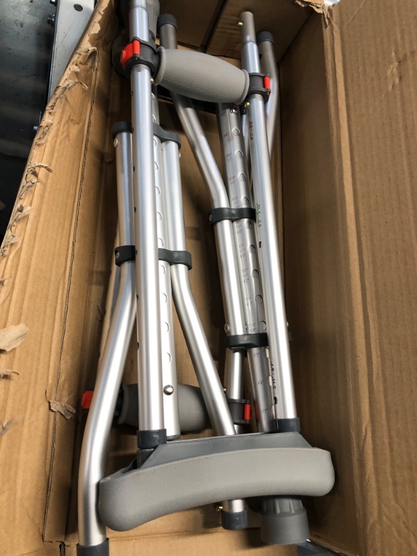 Photo 3 of 1 Pair Folding Aluminum Underarm Crutches for Adults and Teenager, 8 Adjustable Height for 4'7" to 6'7", 300 LBS 