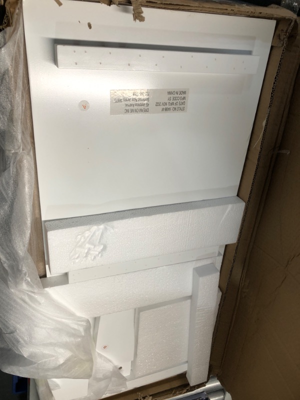 Photo 1 of ***USED - LIKELY MISSING PARTS - UNABLE TO VERIFY FUNCITONALITY***
Dream On Me 3 in 1 Toddler Bed Convertible Kit White, 29 x 14 x 8 inches