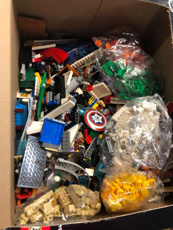 Photo 4 of **non refundable** Miscellaneous Lego bundle. various pieces and parts mixed together 