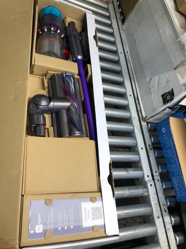 Photo 4 of Dyson Gen5detect Cordless Vacuum Cleaner